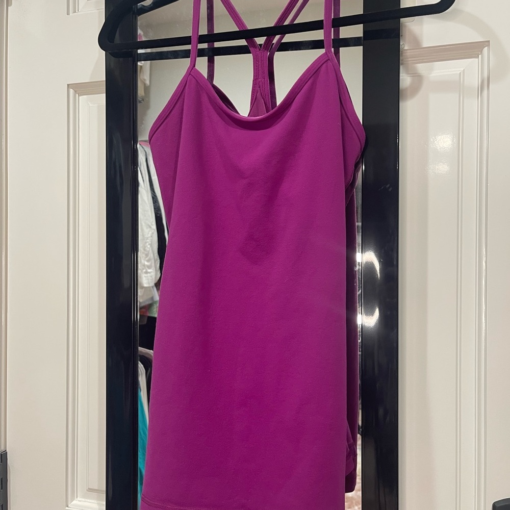 Lulu lemon, plum, razorback tank, built-in bra size 6